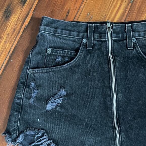Carmar Beatrice front zip raw edge frayed distressed denim mini skirt sz 27 - Picture 4 of 8